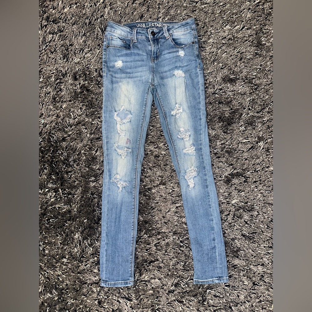 Vanilla Star Light Blue Distressed Capris